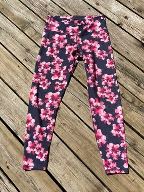 Old Navy Pink Floral Activewear leggings